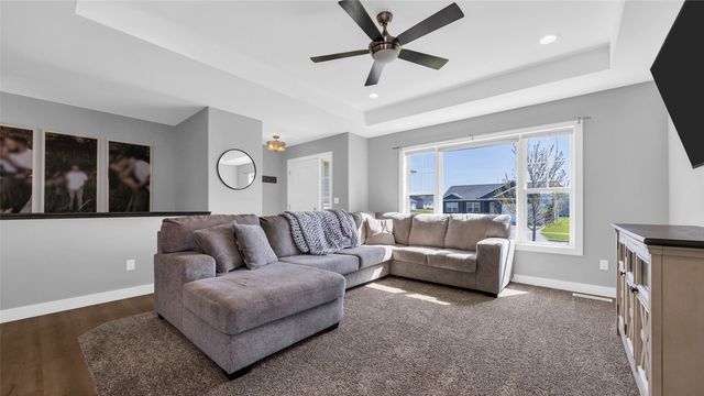2084 Crestwood Lane, Marion, IA 52302