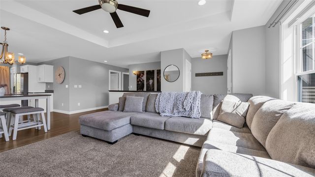 2084 Crestwood Lane, Marion, IA 52302