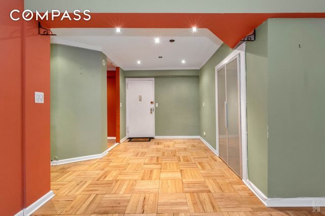 3345 90th St Apt 1K, New York City, NY 11372