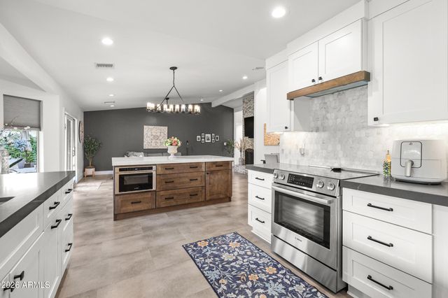 9062 E SHEENA Drive, Scottsdale, AZ 85260