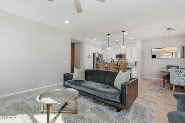 2477 W MARKET Place 4, Chandler, AZ 85248