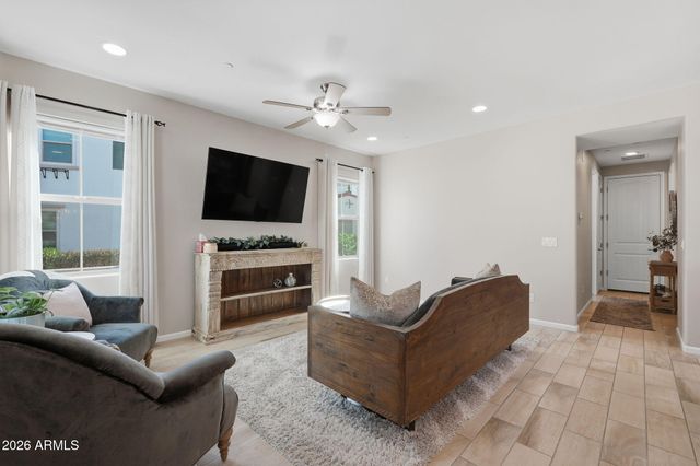 2477 W MARKET Place 4, Chandler, AZ 85248