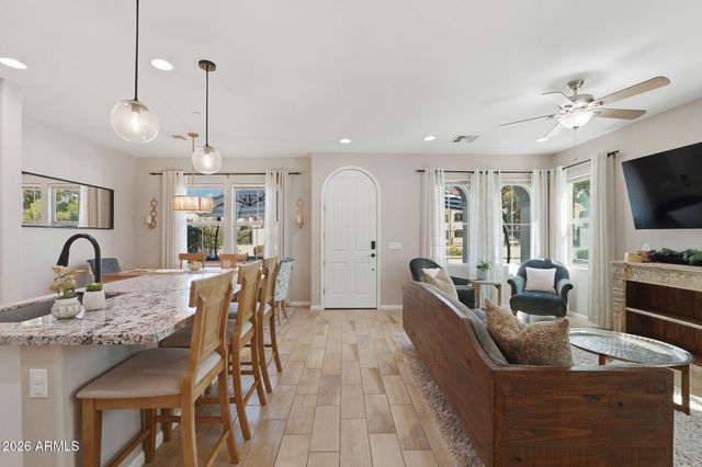 2477 W MARKET Place 4, Chandler, AZ 85248