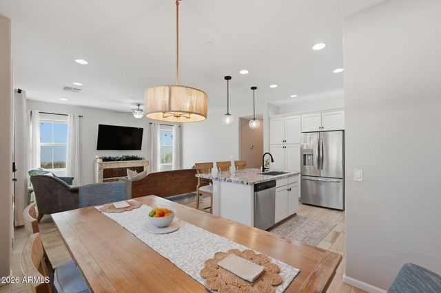 2477 W MARKET Place 4, Chandler, AZ 85248