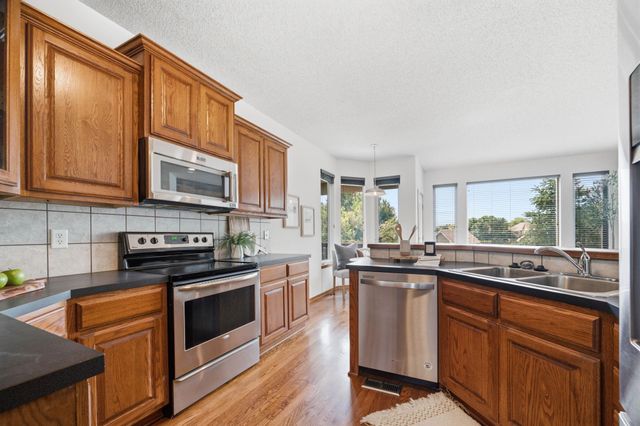 14012 W Highland Springs Ct, Wichita, KS 67235