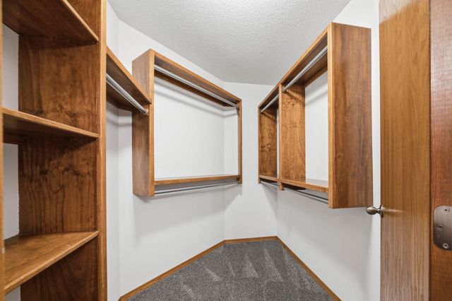 14012 W Highland Springs Ct, Wichita, KS 67235
