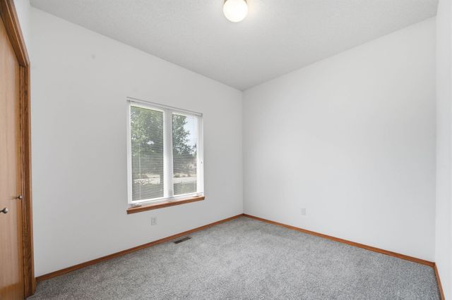14012 W Highland Springs Ct, Wichita, KS 67235