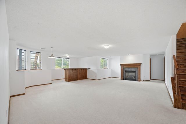 14012 W Highland Springs Ct, Wichita, KS 67235