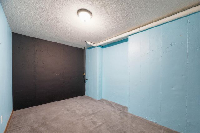 14012 W Highland Springs Ct, Wichita, KS 67235