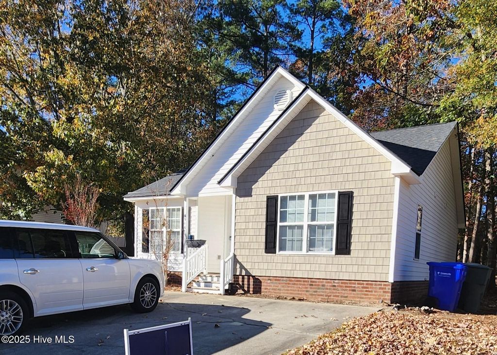 2916 Flintridge Drive, Greenville, NC 27834