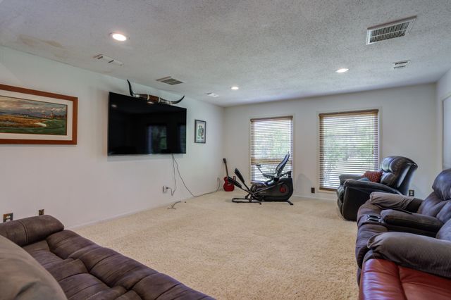 5018 92nd Street, Lubbock, TX 79424