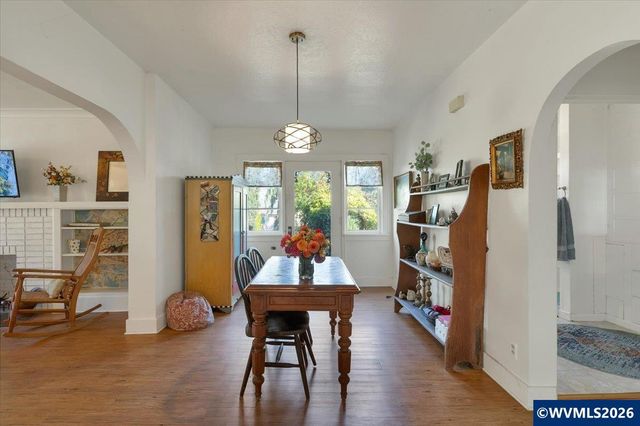 2090 4th St NE, Salem, OR 97301