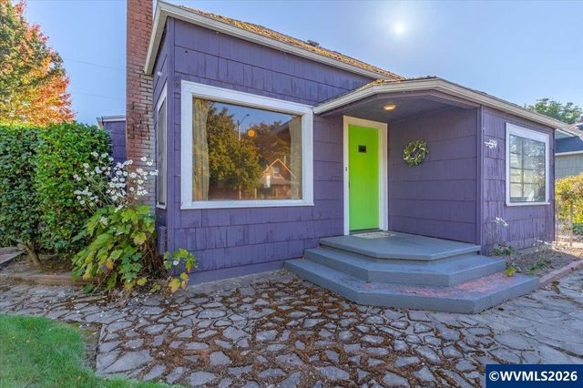 2090 4th St NE, Salem, OR 97301