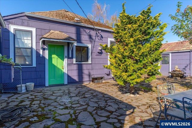 2090 4th St NE, Salem, OR 97301