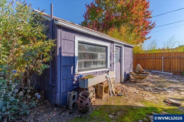 2090 4th St NE, Salem, OR 97301