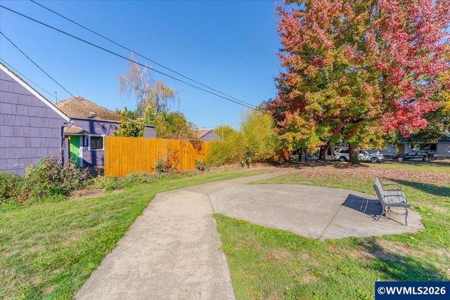 2090 4th St NE, Salem, OR 97301