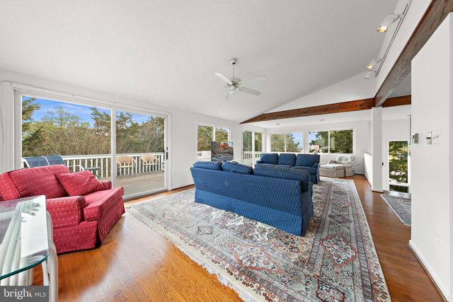 20 E 8TH ST, Barnegat Light, NJ 08006