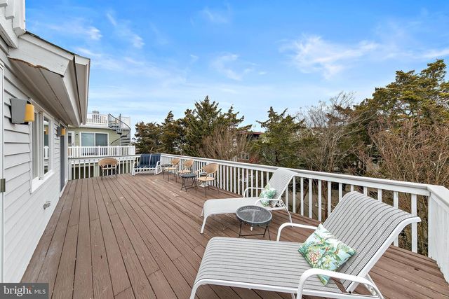20 E 8TH ST, Barnegat Light, NJ 08006