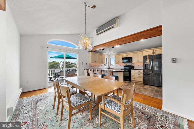 20 E 8TH ST, Barnegat Light, NJ 08006