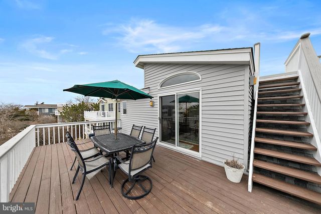 20 E 8TH ST, Barnegat Light, NJ 08006