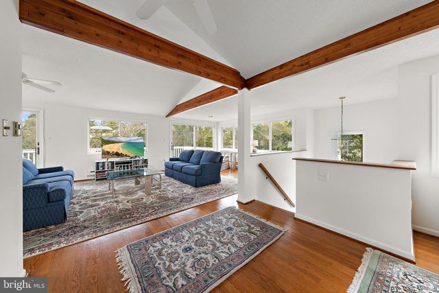 20 E 8TH ST, Barnegat Light, NJ 08006