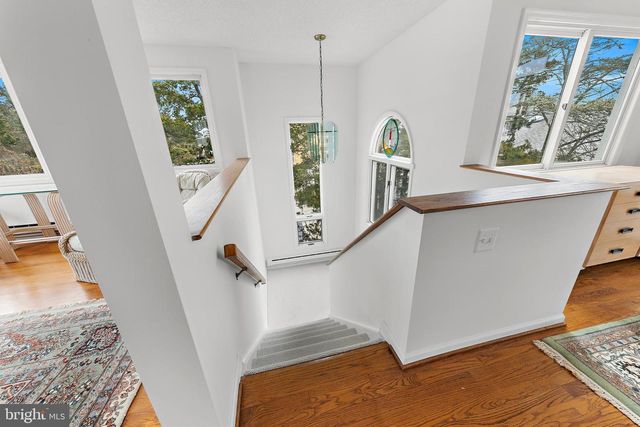 20 E 8TH ST, Barnegat Light, NJ 08006