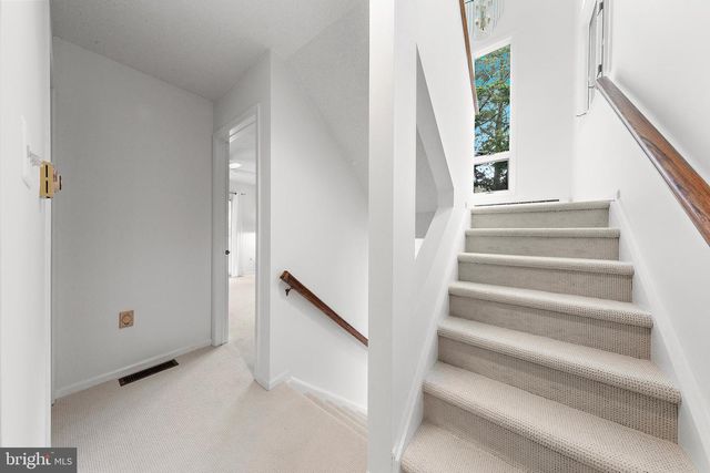 20 E 8TH ST, Barnegat Light, NJ 08006