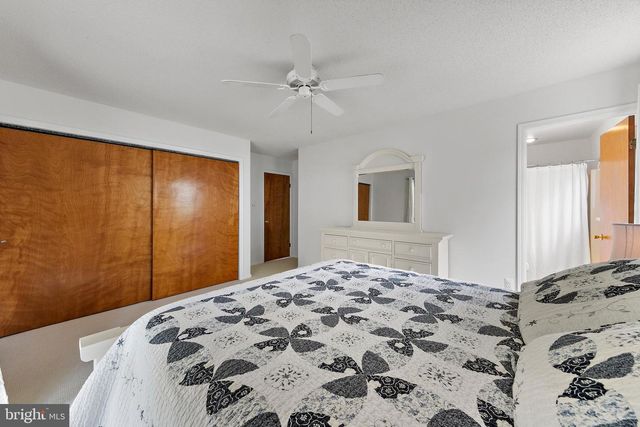 20 E 8TH ST, Barnegat Light, NJ 08006