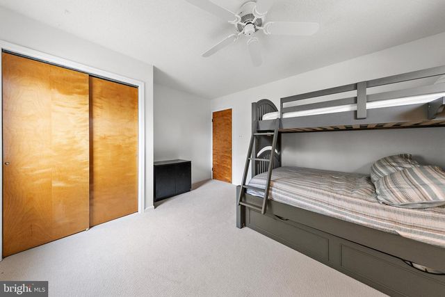 20 E 8TH ST, Barnegat Light, NJ 08006