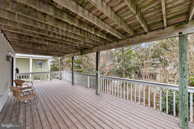 20 E 8TH ST, Barnegat Light, NJ 08006