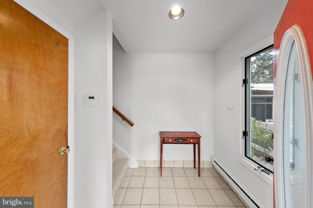 20 E 8TH ST, Barnegat Light, NJ 08006