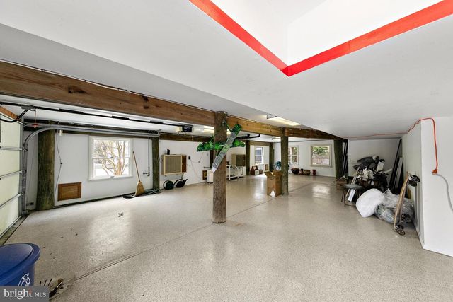 20 E 8TH ST, Barnegat Light, NJ 08006