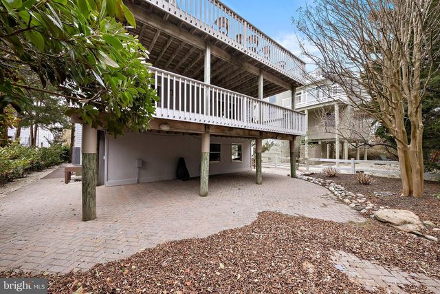 20 E 8TH ST, Barnegat Light, NJ 08006