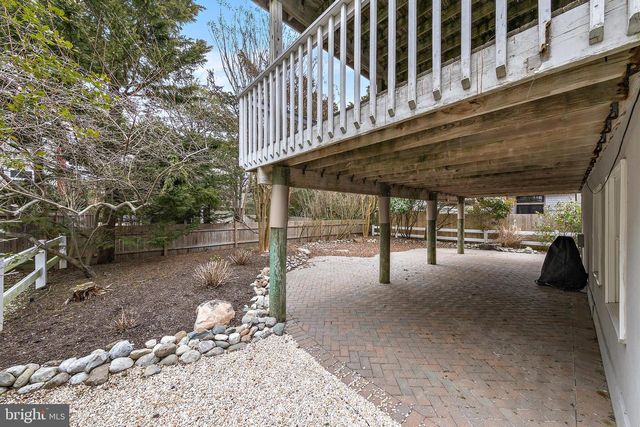 20 E 8TH ST, Barnegat Light, NJ 08006