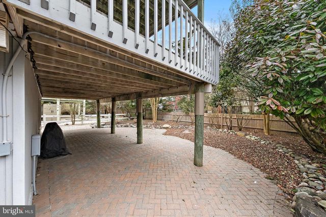 20 E 8TH ST, Barnegat Light, NJ 08006