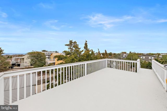 20 E 8TH ST, Barnegat Light, NJ 08006