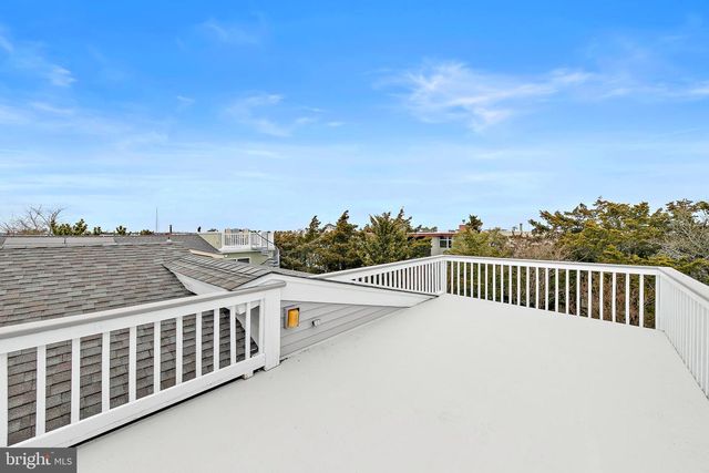 20 E 8TH ST, Barnegat Light, NJ 08006