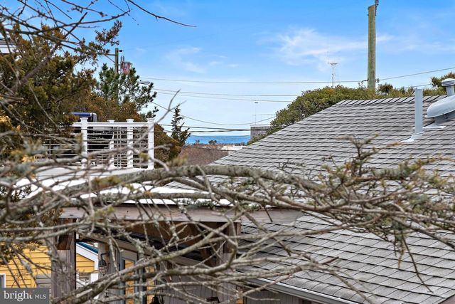 20 E 8TH ST, Barnegat Light, NJ 08006