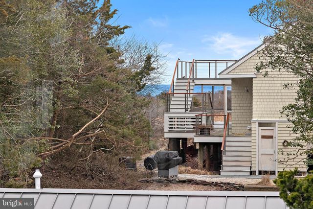 20 E 8TH ST, Barnegat Light, NJ 08006