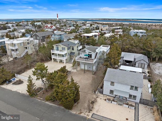 20 E 8TH ST, Barnegat Light, NJ 08006