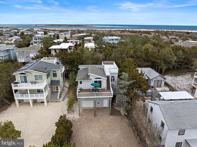 20 E 8TH ST, Barnegat Light, NJ 08006
