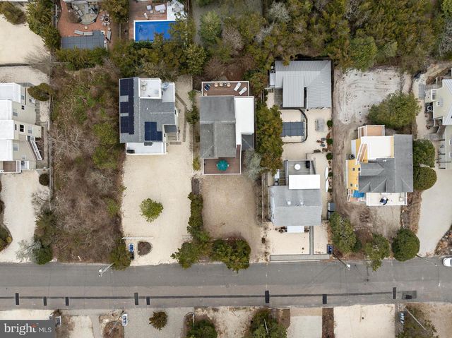 20 E 8TH ST, Barnegat Light, NJ 08006