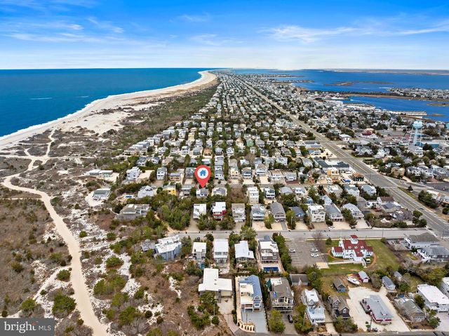 20 E 8TH ST, Barnegat Light, NJ 08006