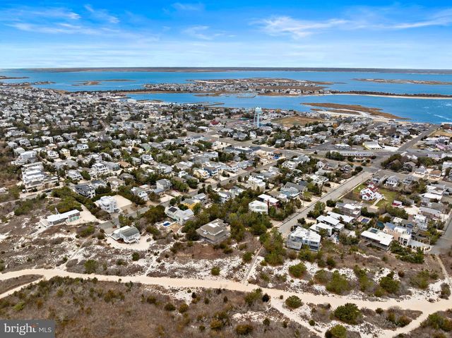 20 E 8TH ST, Barnegat Light, NJ 08006