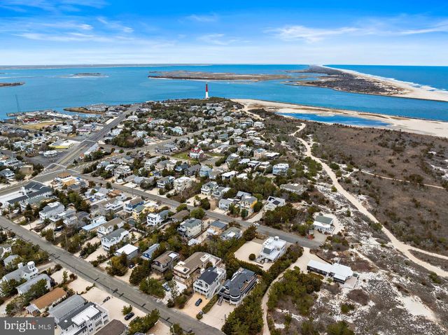 20 E 8TH ST, Barnegat Light, NJ 08006