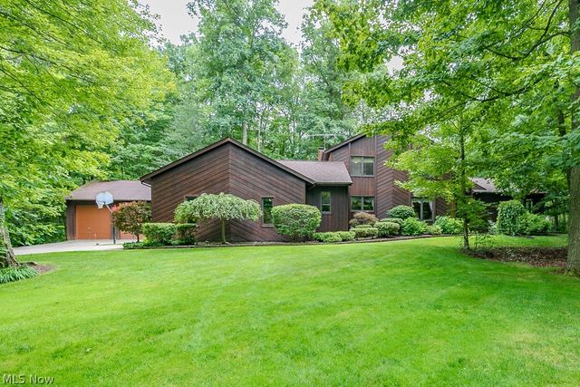 9731 Riverwood Lane, Auburn, OH 44023