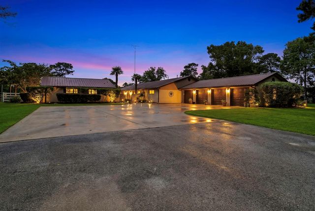 838 State Highway 150, New Waverly, TX 77358