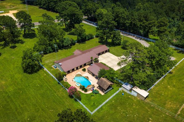838 State Highway 150, New Waverly, TX 77358