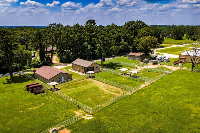 838 State Highway 150, New Waverly, TX 77358
