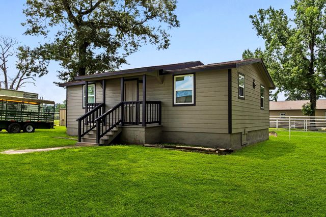 838 State Highway 150, New Waverly, TX 77358